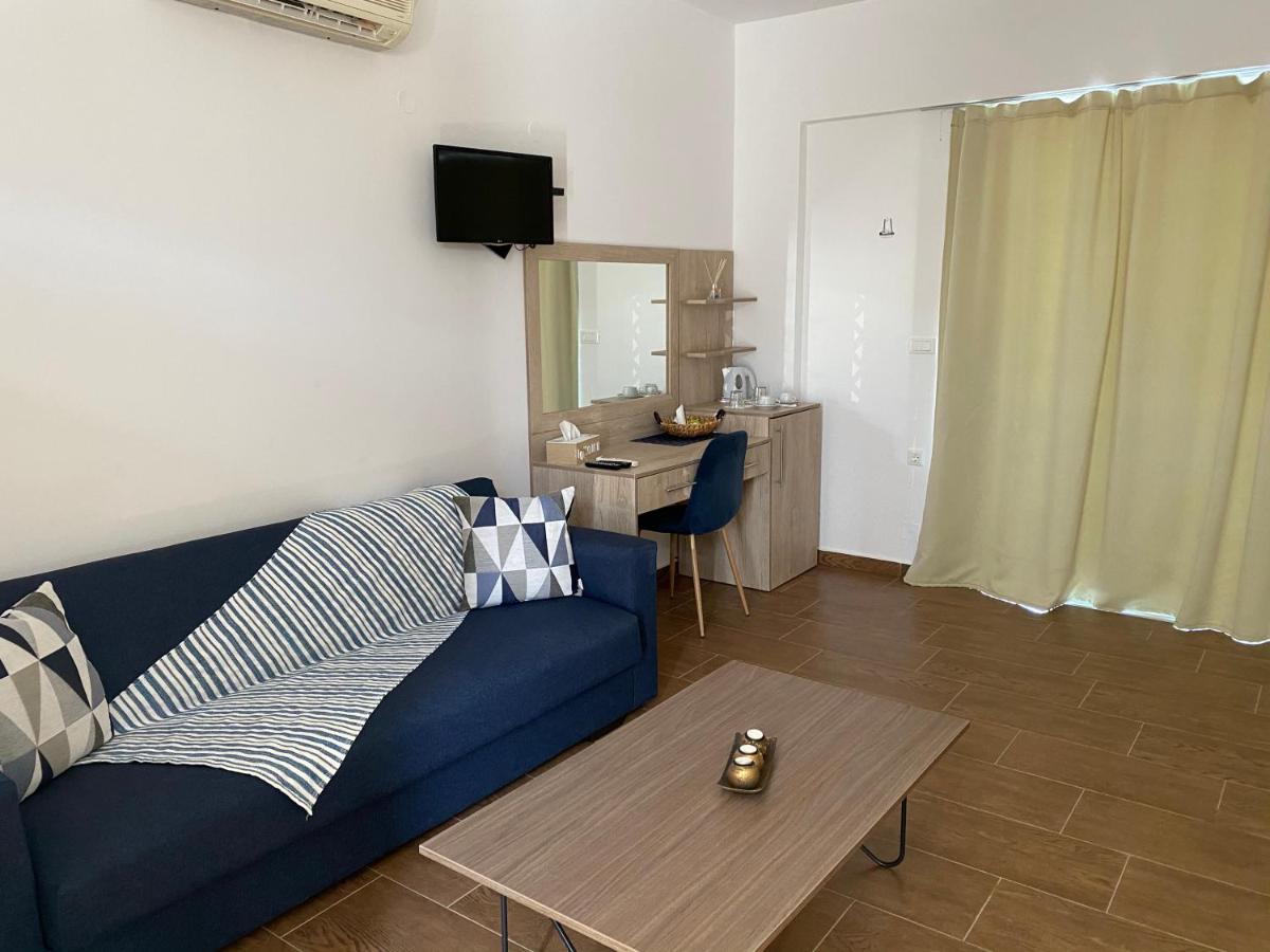 Grande Blue Suites With Private Bay Archangelos  Esterno foto