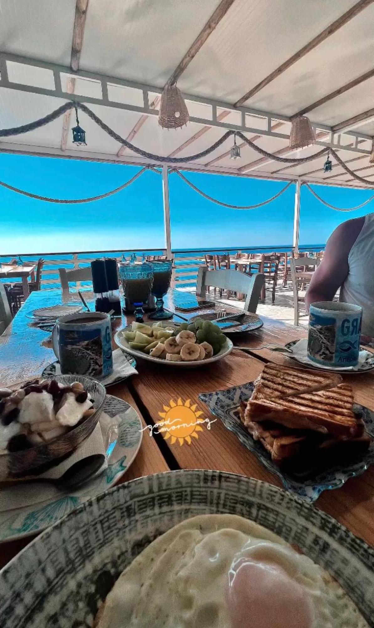 Grande Blue Suites With Private Bay Archangelos  Esterno foto